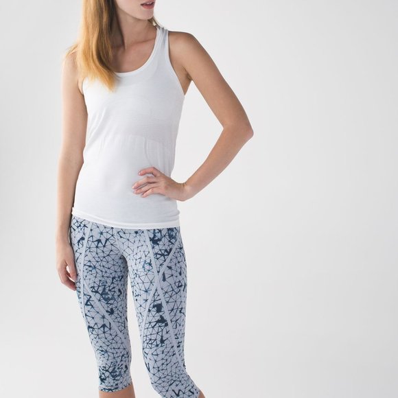 LULULEMON Pedal Pace Crop - Size 6 - Picture 1 of 4
